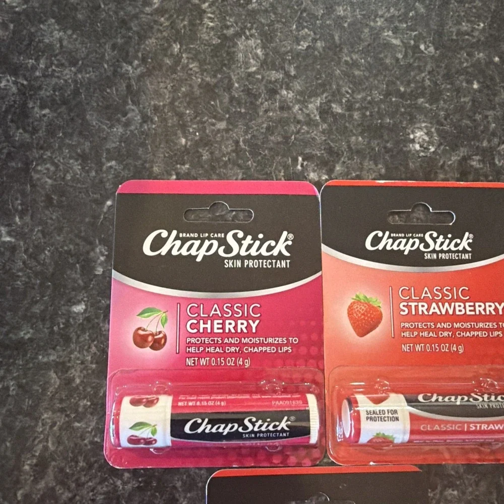 Chapstick 3 Pack Strawberry & Cherry‎ Classic Skin Protection